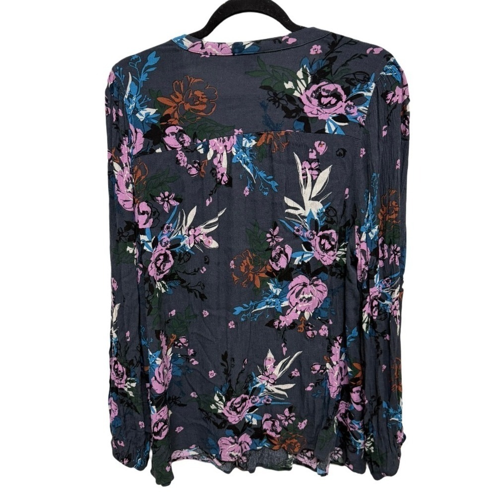 Torrid Floral Print Crinkle Gauze Button Front Peasant Top size 1 (1X) VNeck - Picture 4 of 5